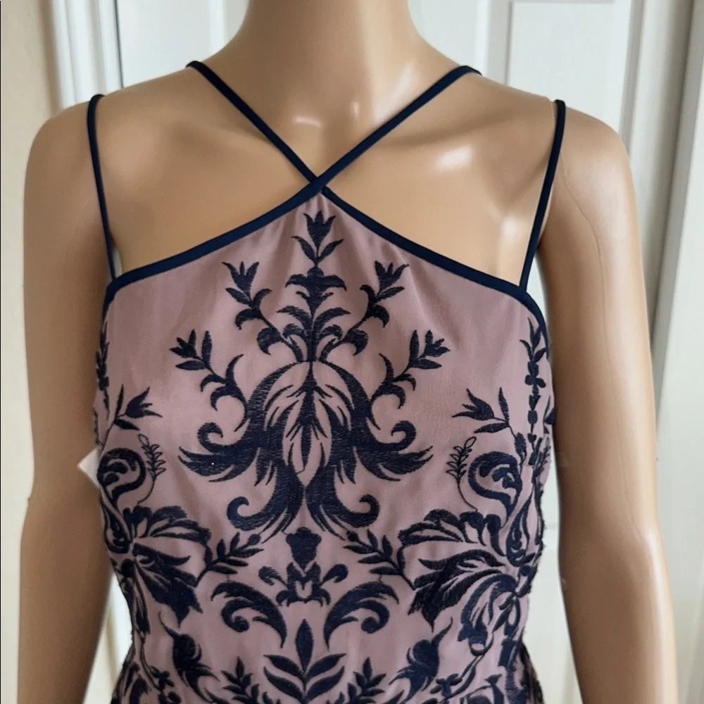 New with tag on BCBGMaxAzria Lilac Mauve Patterned Dress. - Picture 4 of 16